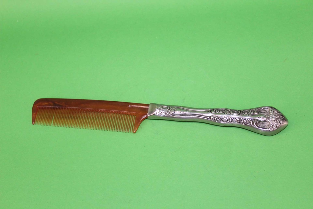 Comb
