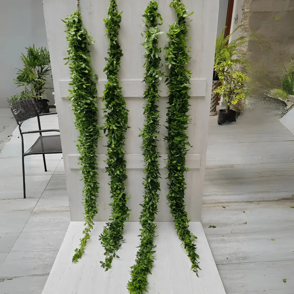Fresh Green Garland 25'